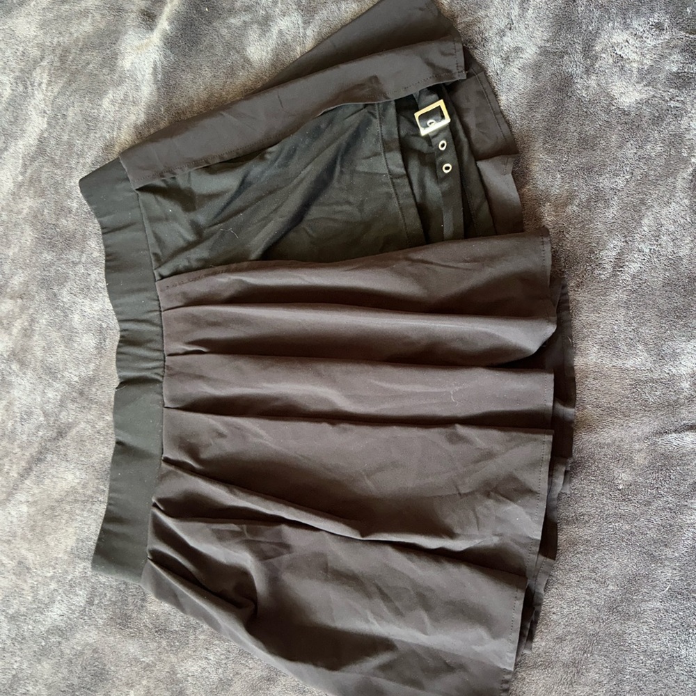 Elegant Black Pleated Skirt